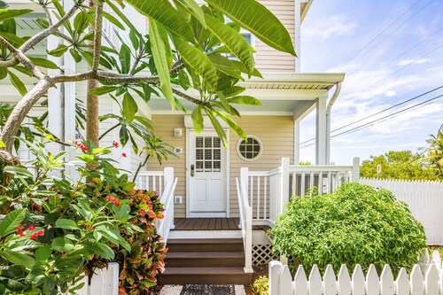 Immaculate oceanfront townhouse with ocean view & private beach access