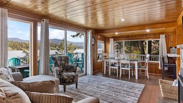 Televisor i llar de foc