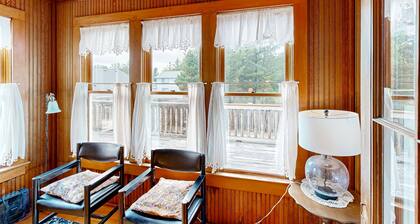 Restored Victorian Home with Free High-Speed WiFi, Gas Fireplace, & Washer/Dryer