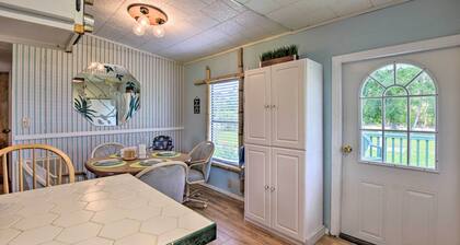 Quaint Country Cottage - Boat, Golf & Explore!