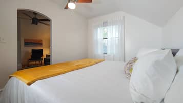 1 habitación, tabla de planchar con plancha, wifi gratis y ropa de cama