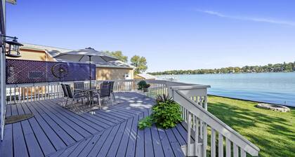 Stunning Lakefront Home on the Chain O'Lakes! ★ Amazing Views & Newly Rehabbed