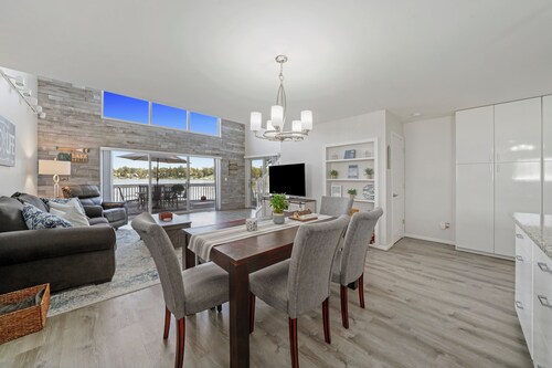 Stunning Lakefront Home on the Chain O'Lakes! ★ Amazing Views & Newly Rehabbed