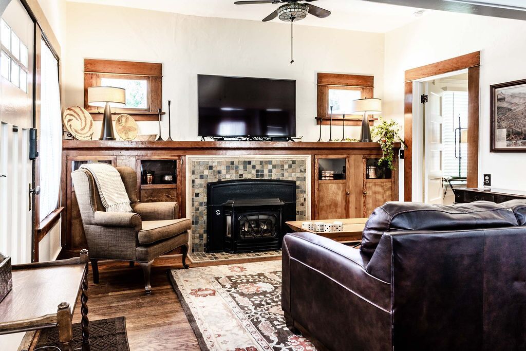Union Street | 2 Blocks From Downtown