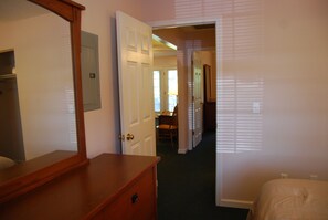 4 bedrooms, free WiFi, bed sheets