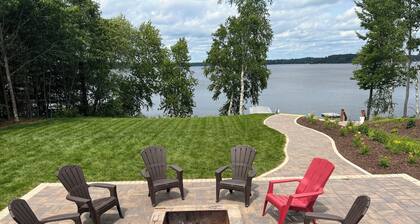 Beautiful 6 bedroom 3 bath lake front home with view of Lake Nokomis!