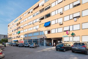 Exterior - Comfortable and fully furbished apt in center (Split)