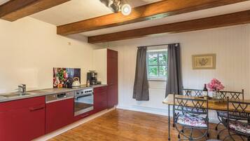 Kühlschrank, Ofen, Herdplatte, Geschirrspüler