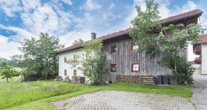 Ferienhaus "Zuhaus am See" mit Bergblick, Sauna, WLAN und Garten