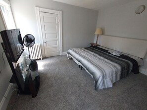 Room - Newly renovated house near Saginaw Downtown (Saginaw)