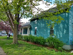 Exterior - Newly renovated house near Saginaw Downtown (Saginaw)