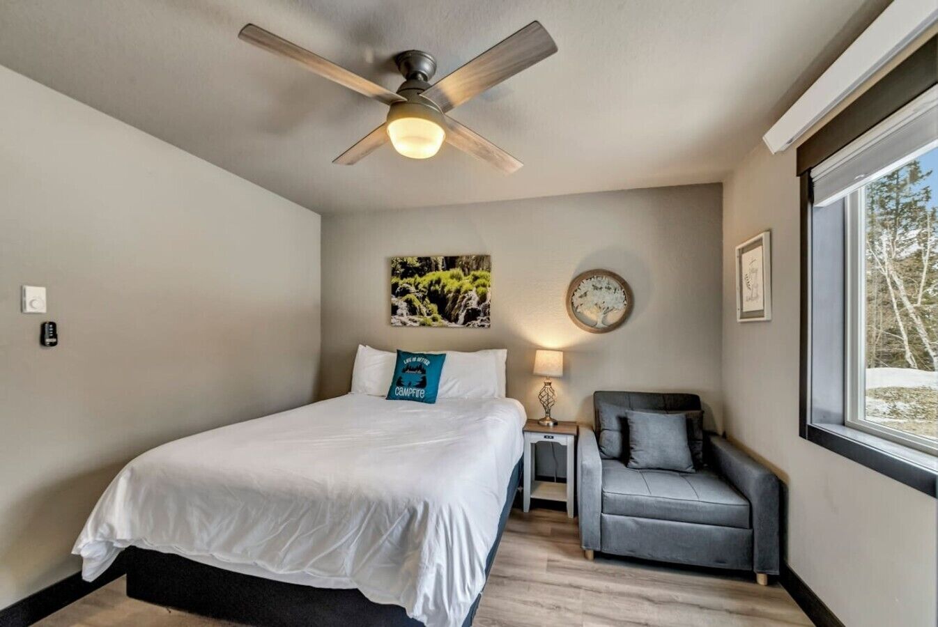 Iron/ironing board, free WiFi, bed sheets, wheelchair access