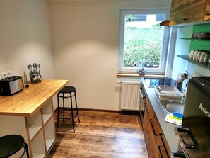 Fridge, oven