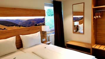 2 chambres, coffres-forts dans les chambres, Wi-Fi, draps fournis