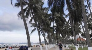 Beach - Hoang Son Hotel (Nha Trang)