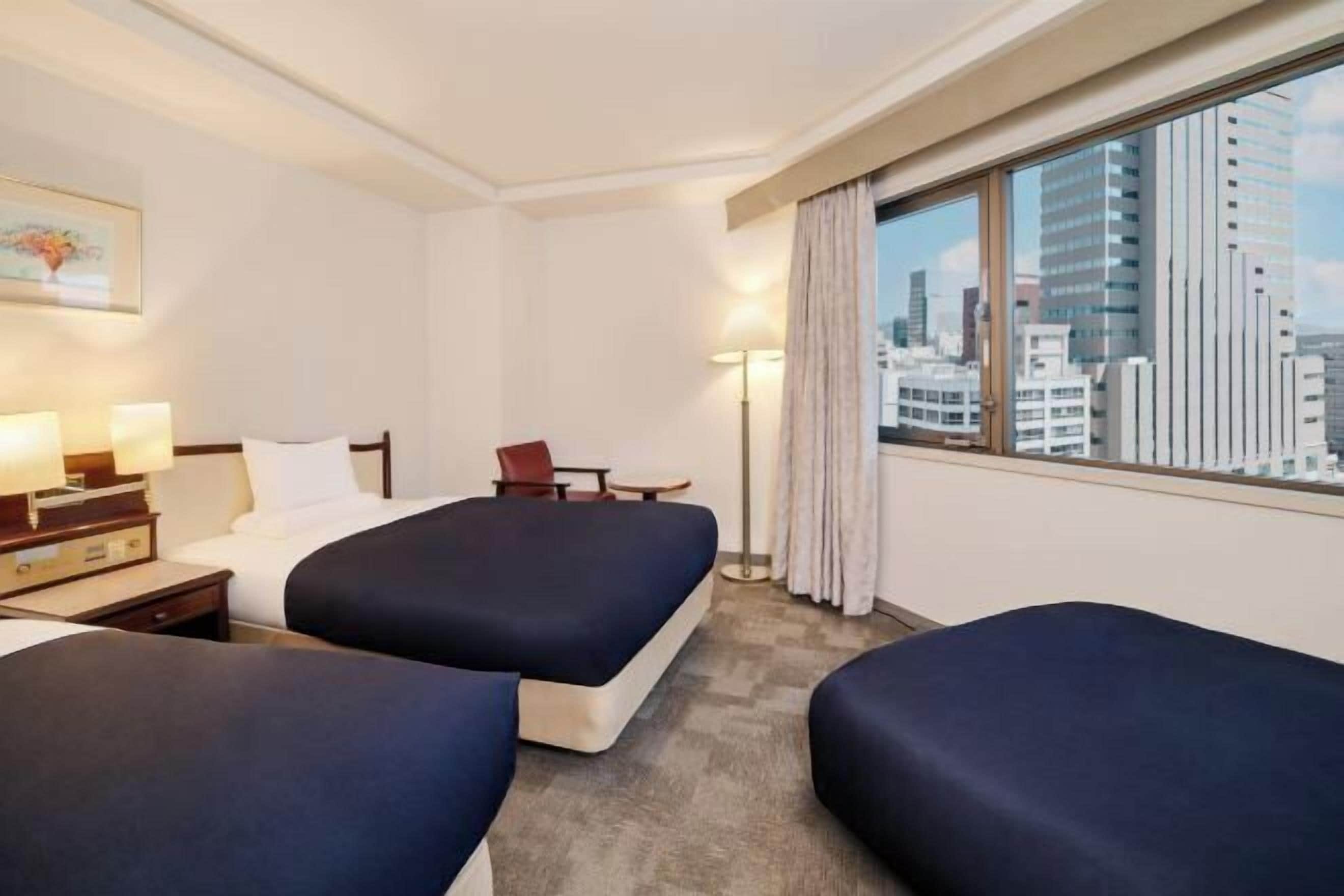 Down duvets, in-room safe, desk, blackout curtains