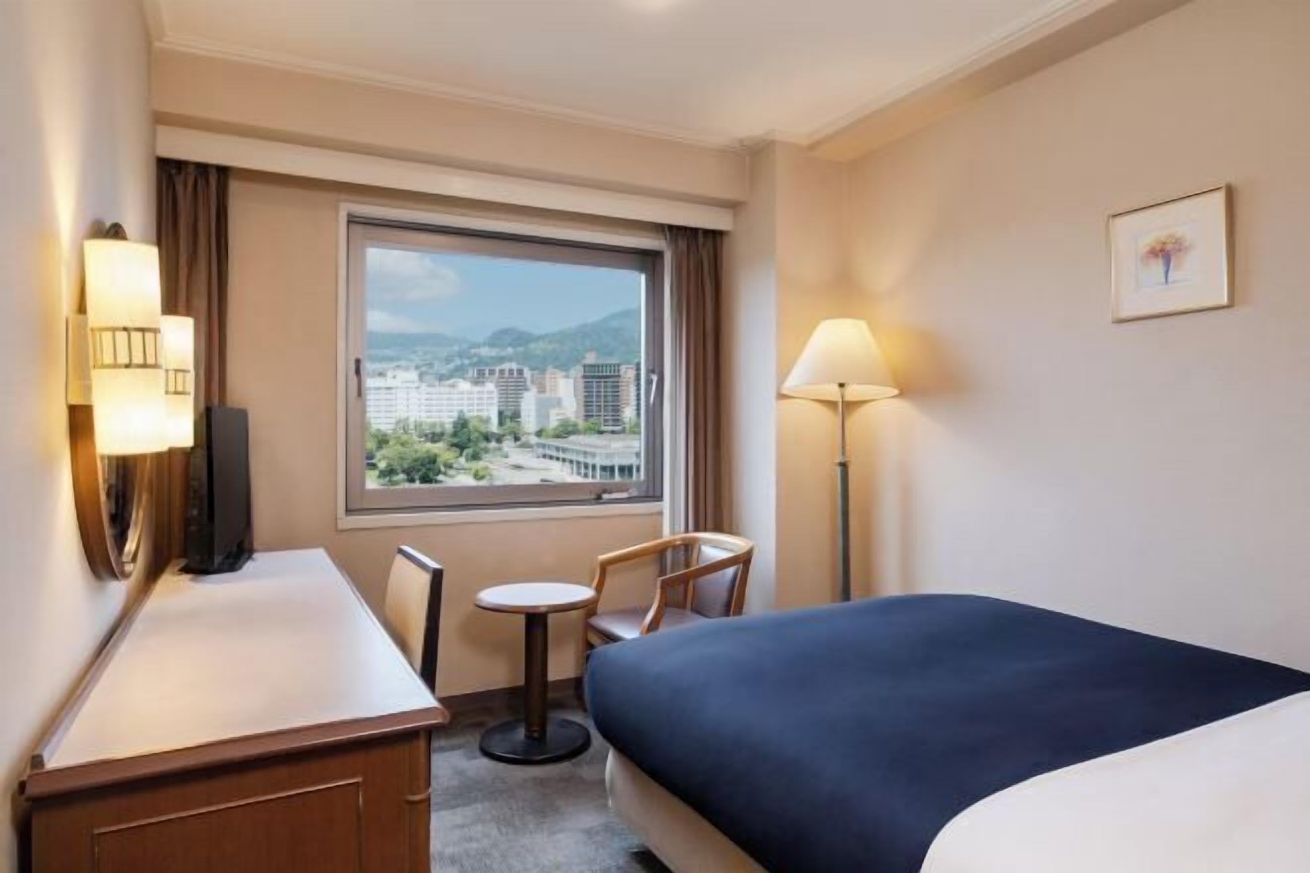 Down duvets, in-room safe, desk, blackout curtains