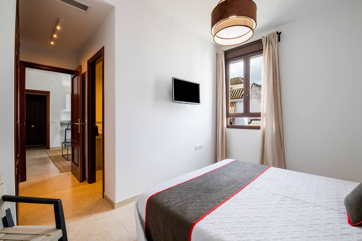 1 bedroom, desk, free WiFi, bed sheets