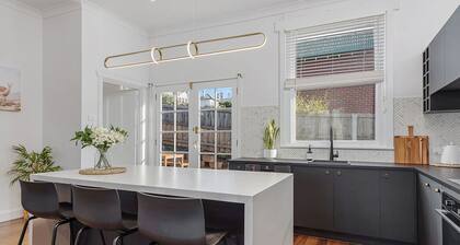 Hobart's Finest, LUX 3 bdm, Central Location with off street parking.