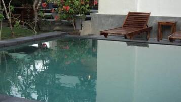 Kolam renang terbuka