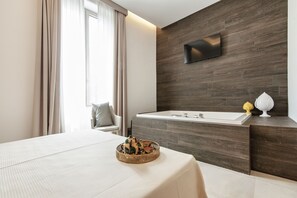 Chambre supérieure double ou avec lits jumeaux, 1 chambre, baignoire à remous | AccÚs au Wi-Fi (inclus)