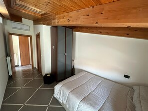 2 Schlafzimmer, Bügeleisen/Bügelbrett, Internetzugang, Bettwäsche