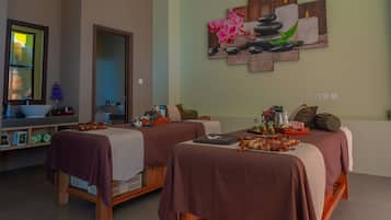 Couples treatment rooms, body treatments, body scrubs, facials