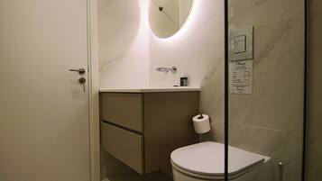 Luxury Double Room | Bathroom | Towels