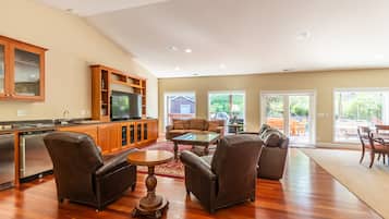 Smart TV, DVD player, books, music library