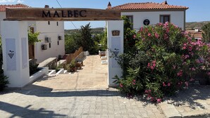 Property entrance - Malbec Otel (Bozcaada)