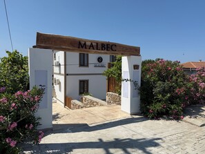 Property entrance - Malbec Otel (Bozcaada)