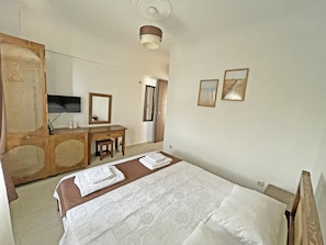 Standard Double Room, Sea View | Minibar, free WiFi, bed sheets