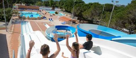 室內泳池、室外泳池