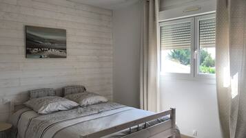 2 bedrooms, iron/ironing board, travel crib, free WiFi