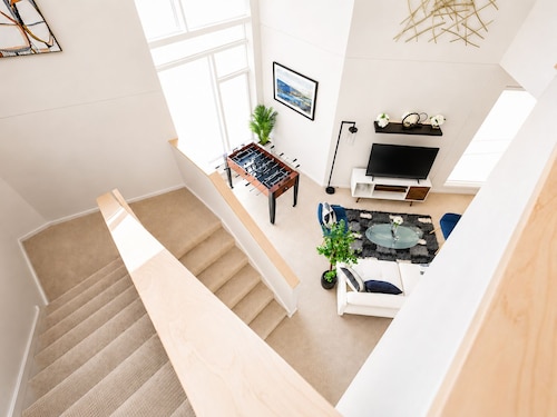 TWO Modern Penthouses on Mass by CozySuites