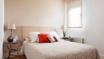 3 dormitorios, tabla de planchar con plancha, wifi gratis y ropa de cama