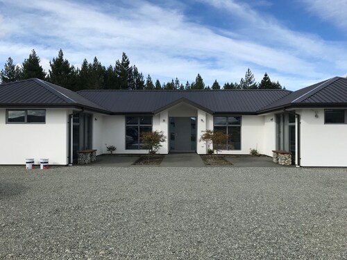Walking distance to lake Ruataniwha