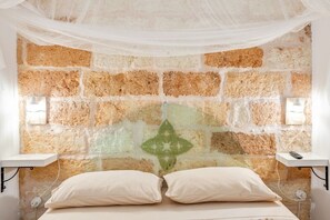 2 soverom, strykejern/-brett og sengetøy