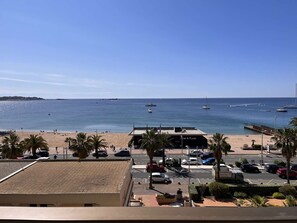 On the beach - Studio cabin with sea view, near Port Fréjus (Fréjus)