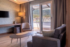 Junior Room, Mountain View | Premium bedding, in-room safe, laptop workspace, free WiFi