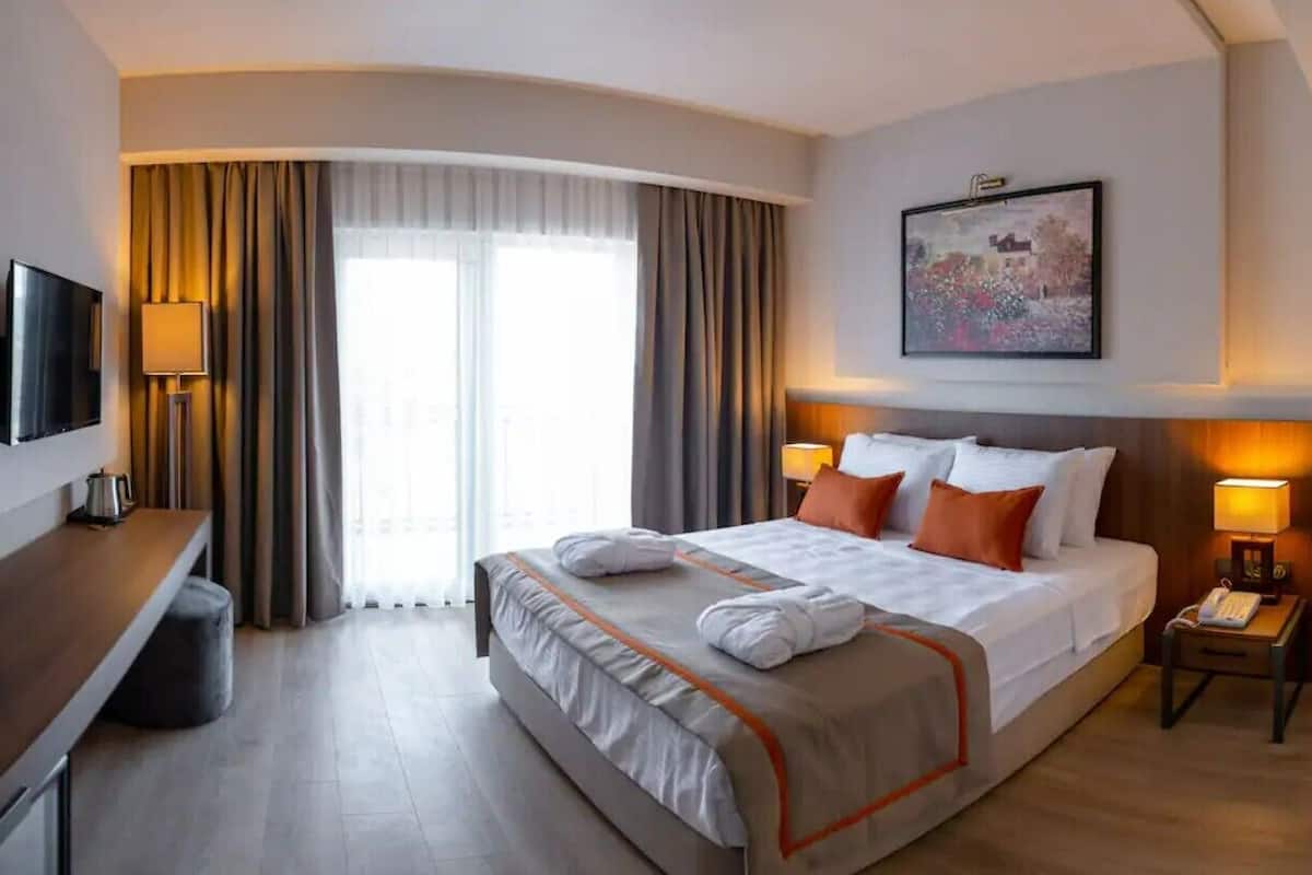 Seprai premium, brankas, Wi-Fi gratis, dan seprai linen