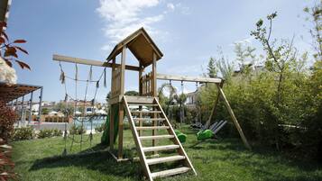Children’s play area – outdoor