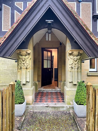 Exterior detail. A beautifully renovated 5 Bedroom House with outdoor space and private Garden