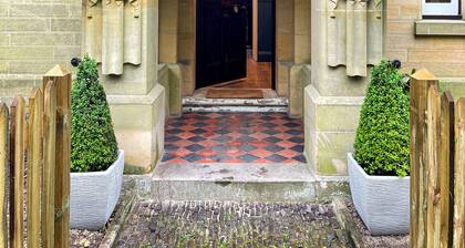 A beautifully renovated 5 Bedroom House with outdoor space and private Garden