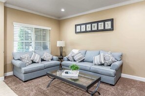 TV, Netflix, Hulu, streaming services - A La Mode Stunning 4 bedroom Orem Home (Orem)