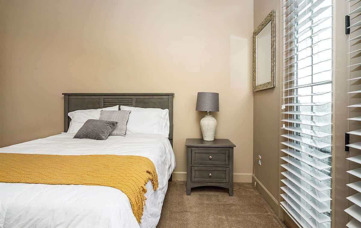 4 bedrooms, travel crib, WiFi, bed sheets