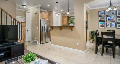 A La Mode Stunning 4 bedroom Orem Home