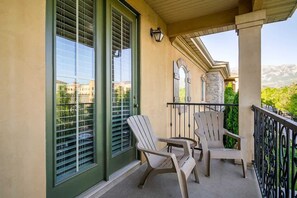 Property grounds - A La Mode Stunning 4 bedroom Orem Home (Orem)