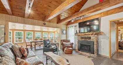 Sitting Bear Cottage in Gingercake Acres on the east side of Linville Gorge
