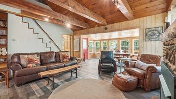Smart TV, fireplace, DVD player, offices